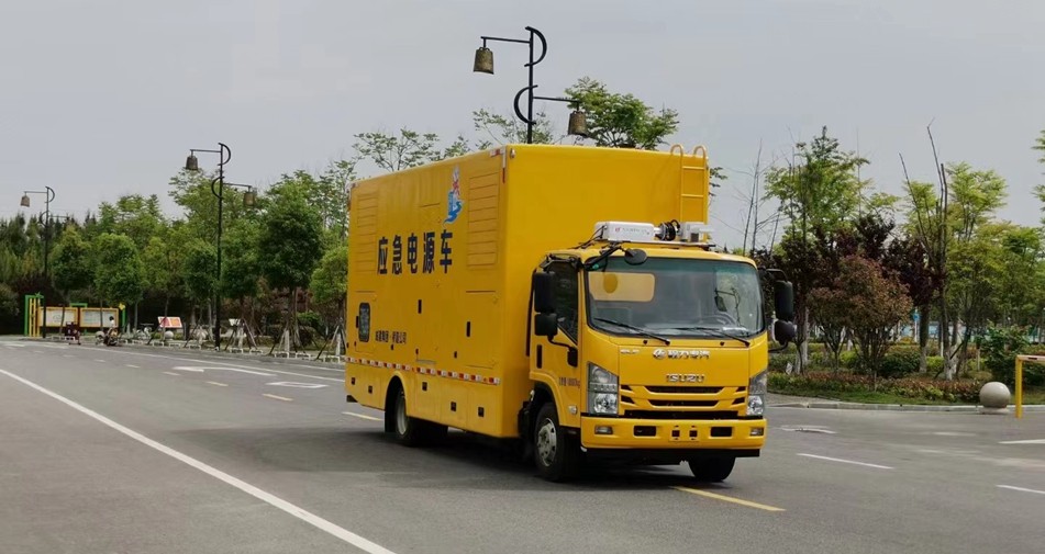 五十铃3.8m轴距电源车120KW